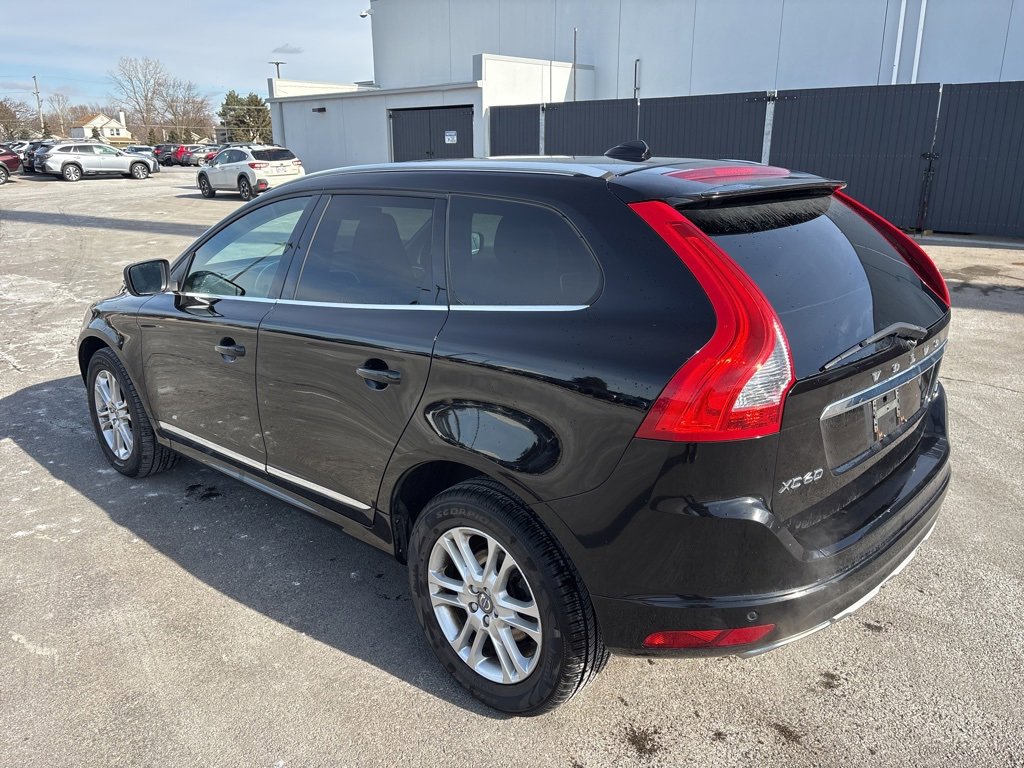 Used 2016 Volvo XC60 T5 Premier w/ Proximity Package image 4