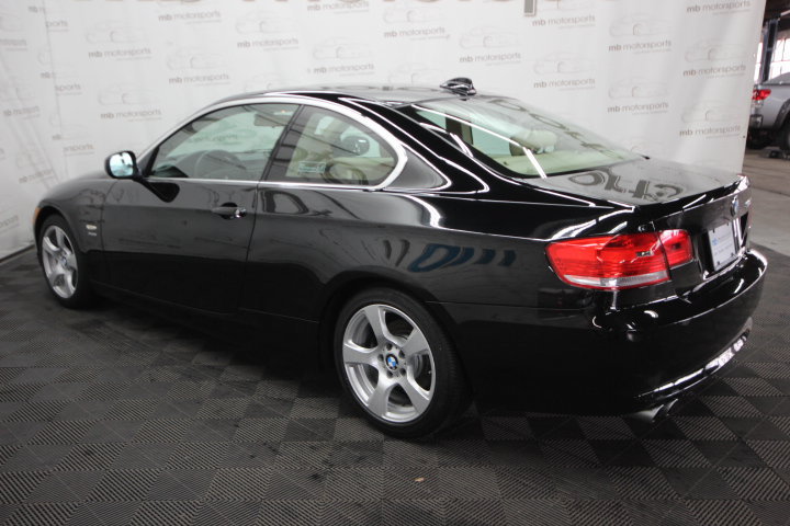 Used 2010 BMW 328i xDrive Coupe AWD/4WD image 3