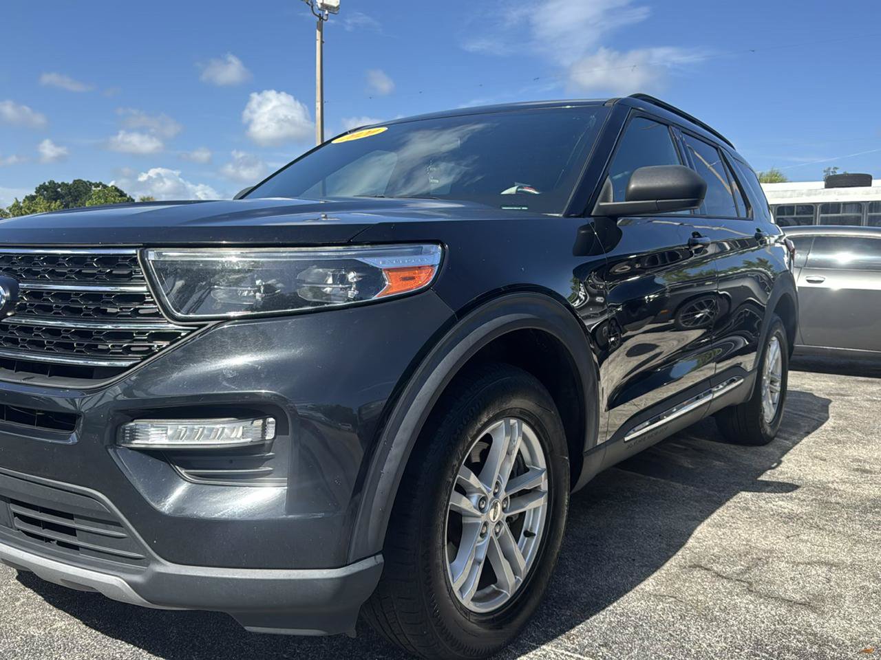 Used 2020 Ford Explorer XLT w/ Equipment Group 202A AWD/4WD image 2
