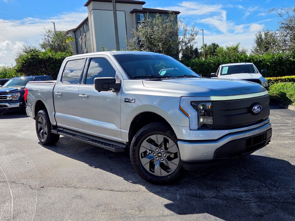 Used 2025 Ford F150 Lightning Flash AWD/4WD image 2