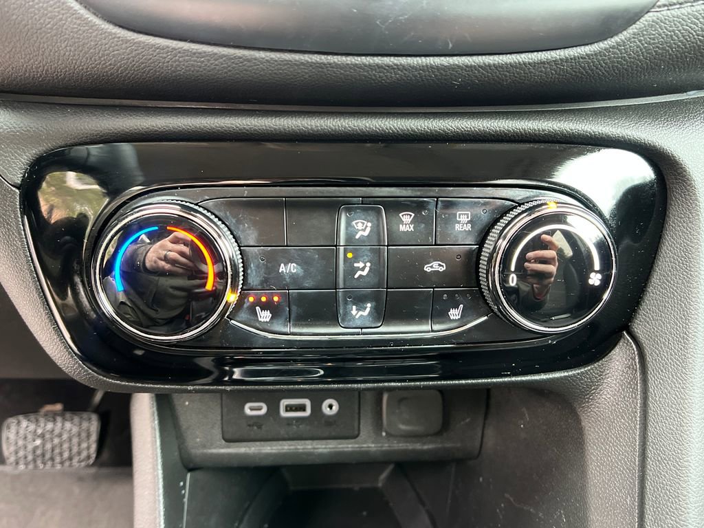 Used 2023 Buick Encore GX Preferred w/ Cold Weather Comfort Package image 17