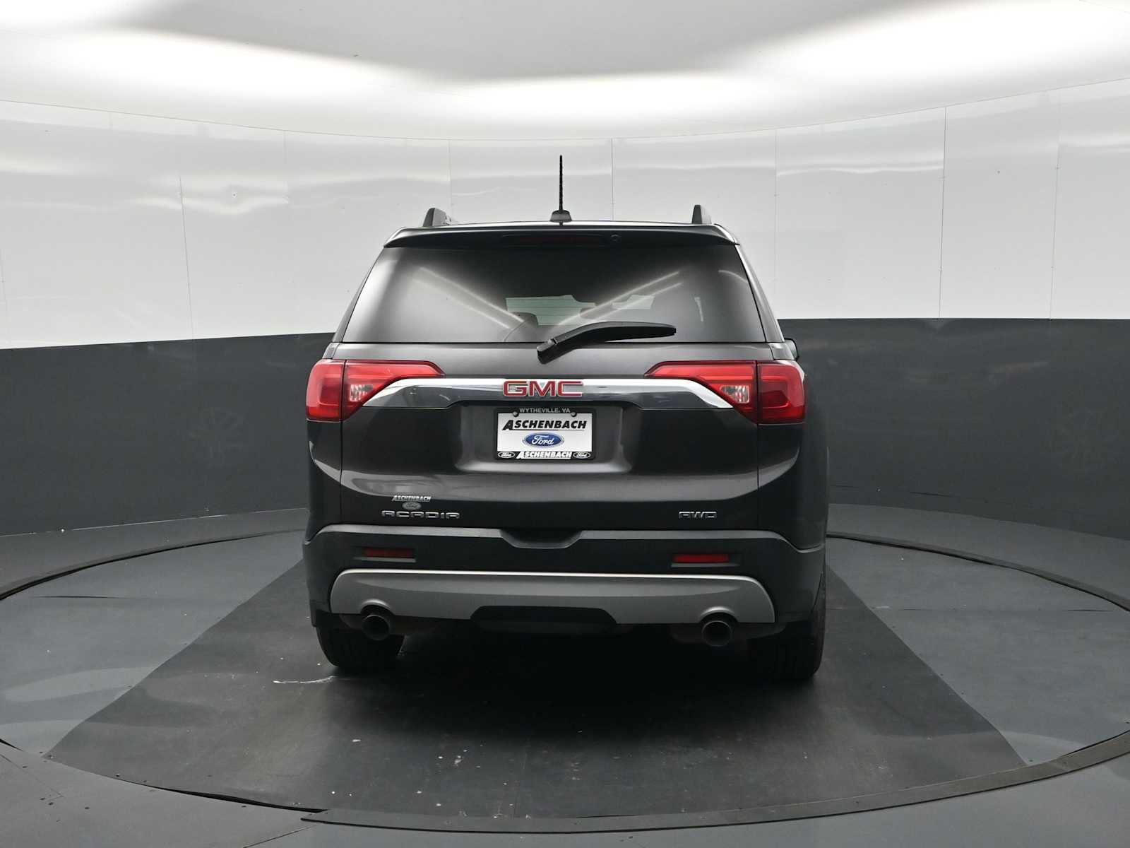 Used 2017 GMC Acadia SLE AWD/4WD image 8
