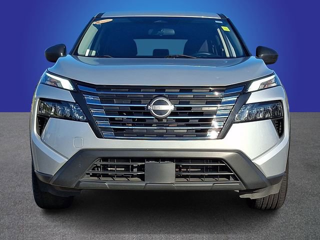 Used 2024 Nissan Rogue S image 2