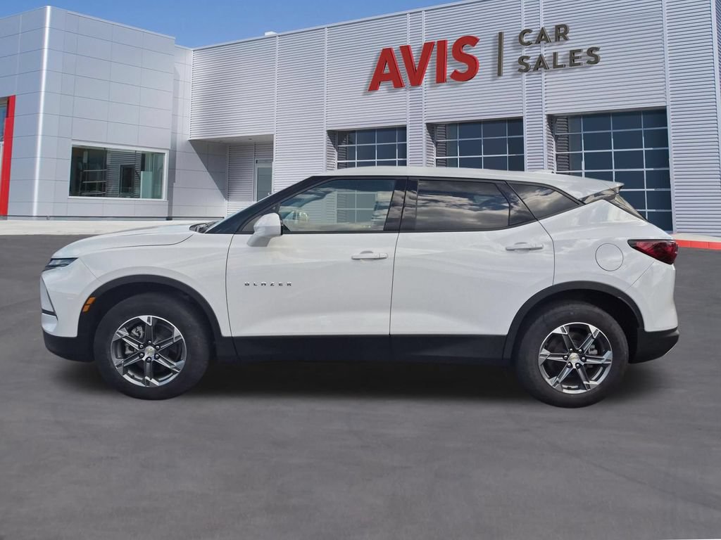 Used 2025 Chevrolet Blazer LT AWD/4WD image 10