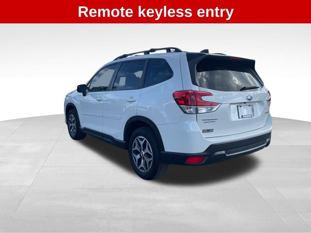 Used 2024 Subaru Forester Premium image 3