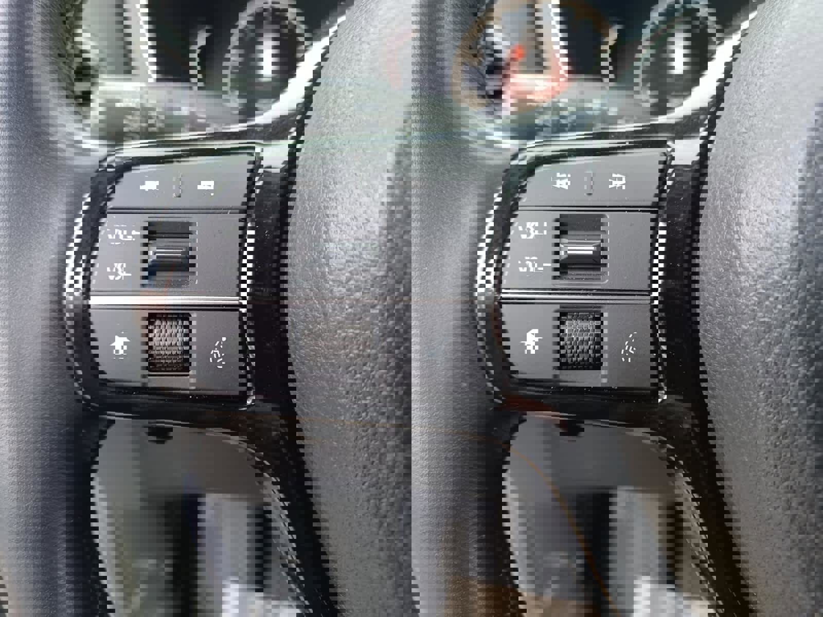 Used 2023 Honda Pilot Touring image 18