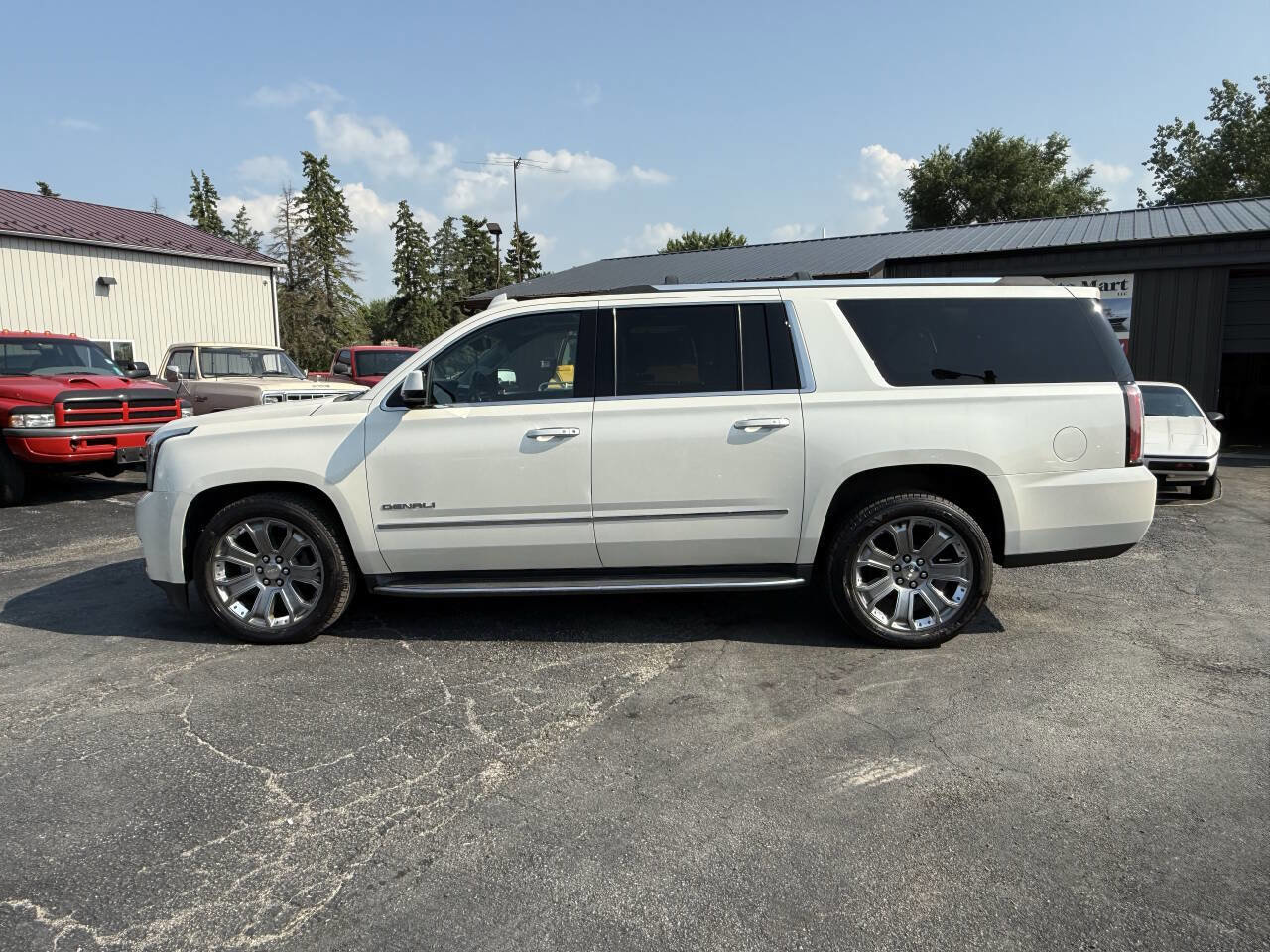 Used 2015 GMC Yukon XL Denali w/ Open Road Package image 2