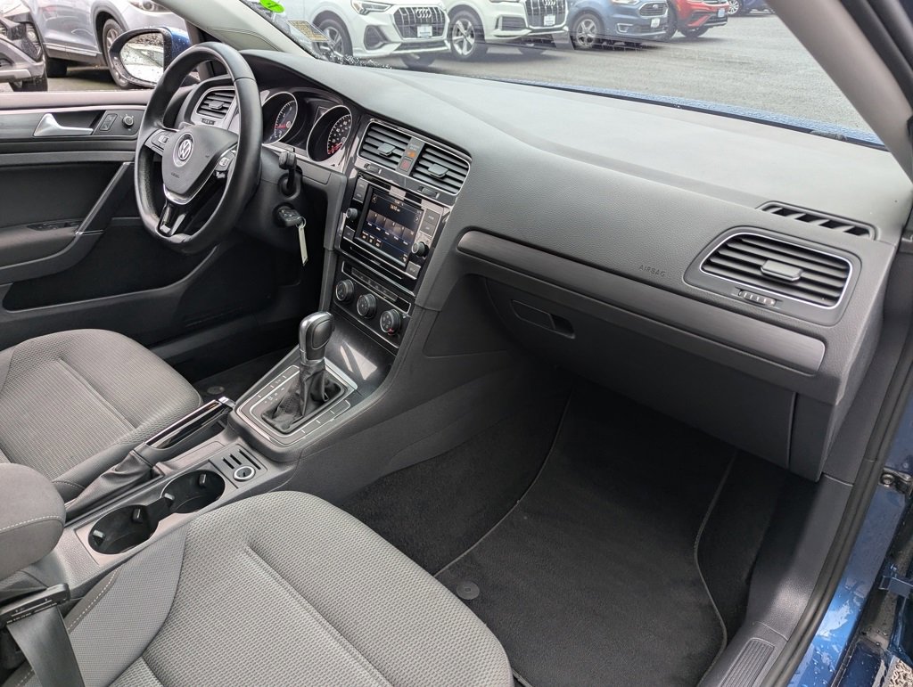 Used 2019 Volkswagen Golf S image 31