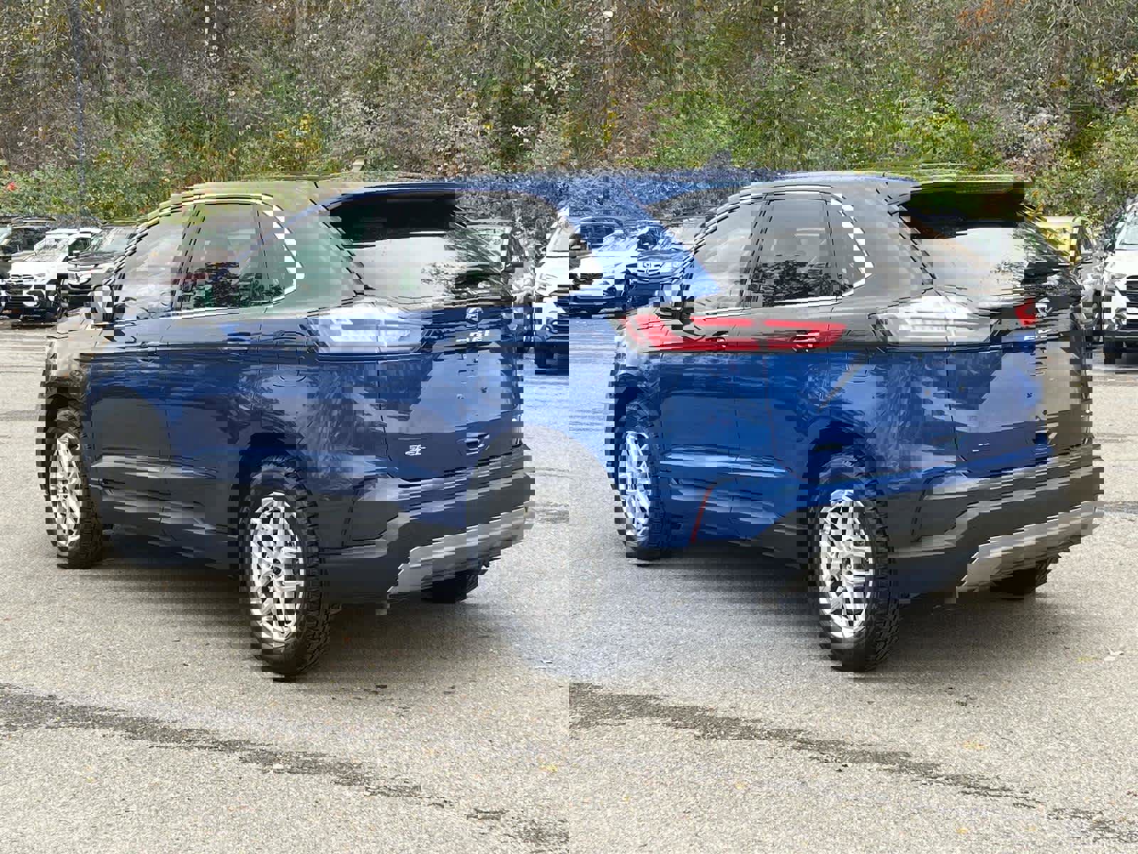 Used 2023 Ford Edge SEL image 3