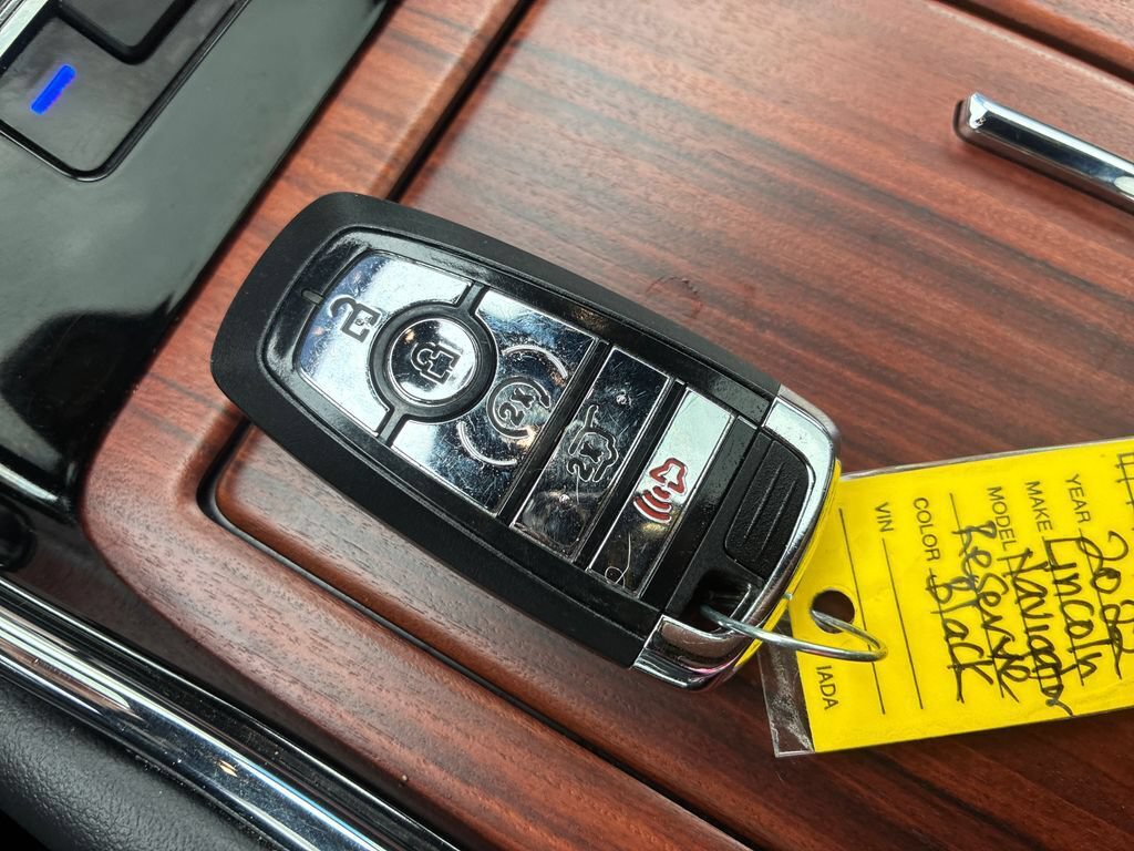 Used 2022 Lincoln Navigator Reserve AWD/4WD image 29