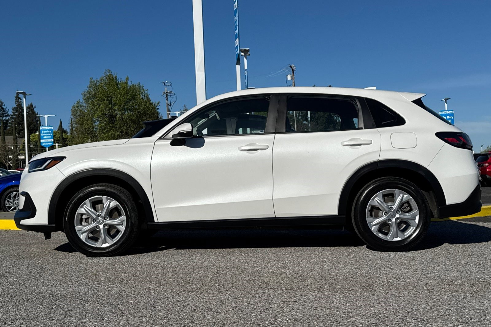 Certified 2023 Honda HR-V LX image 2