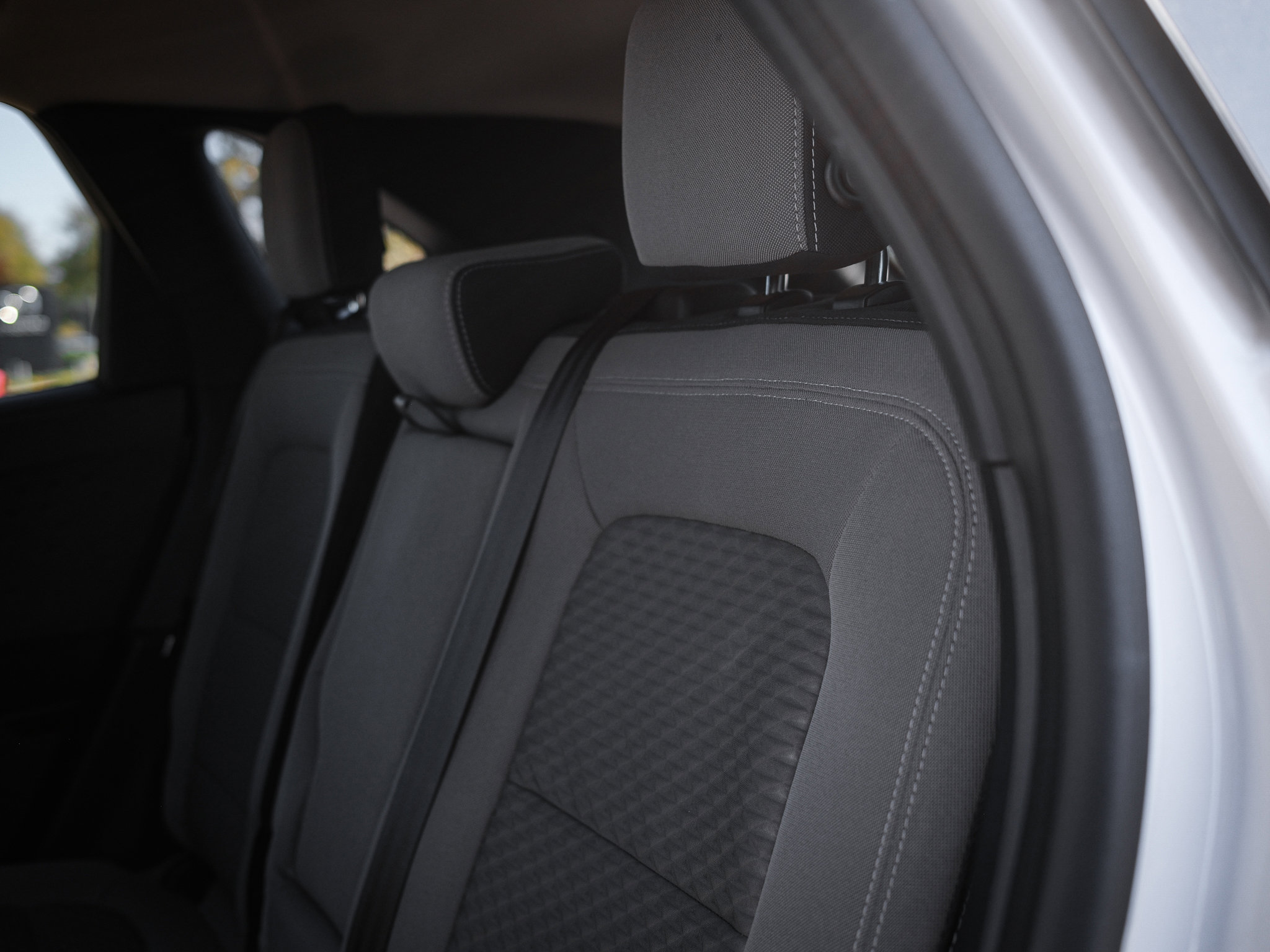 Used 2020 Ford Escape SE image 32