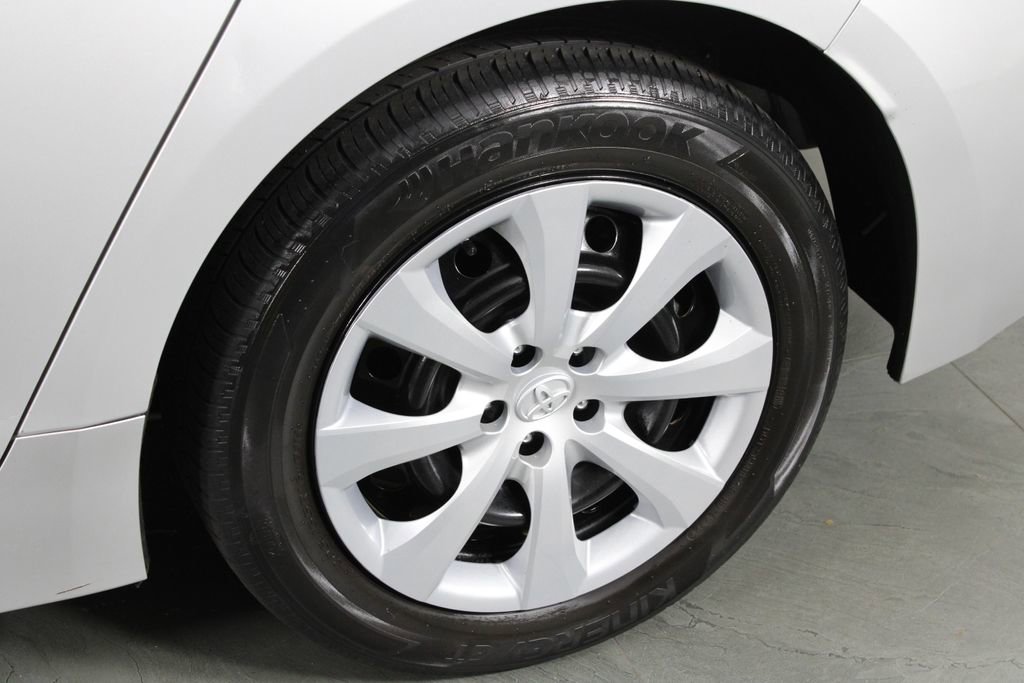 Used 2022 Toyota Corolla LE image 12