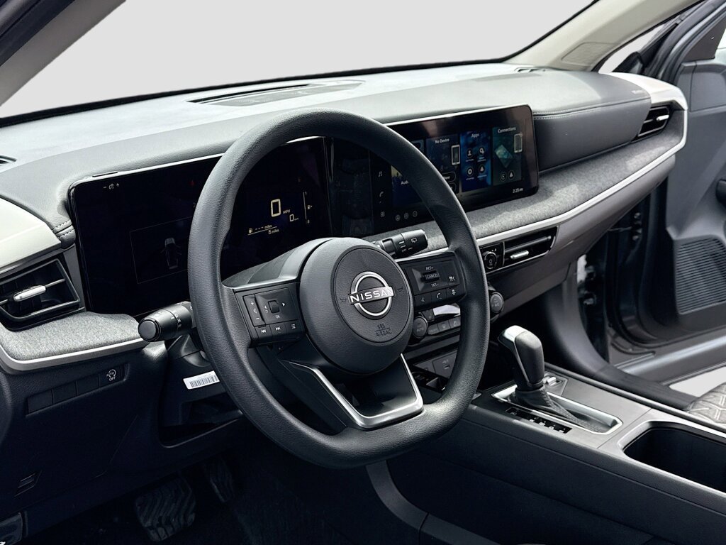 New 2026 Nissan Kicks SV image 4