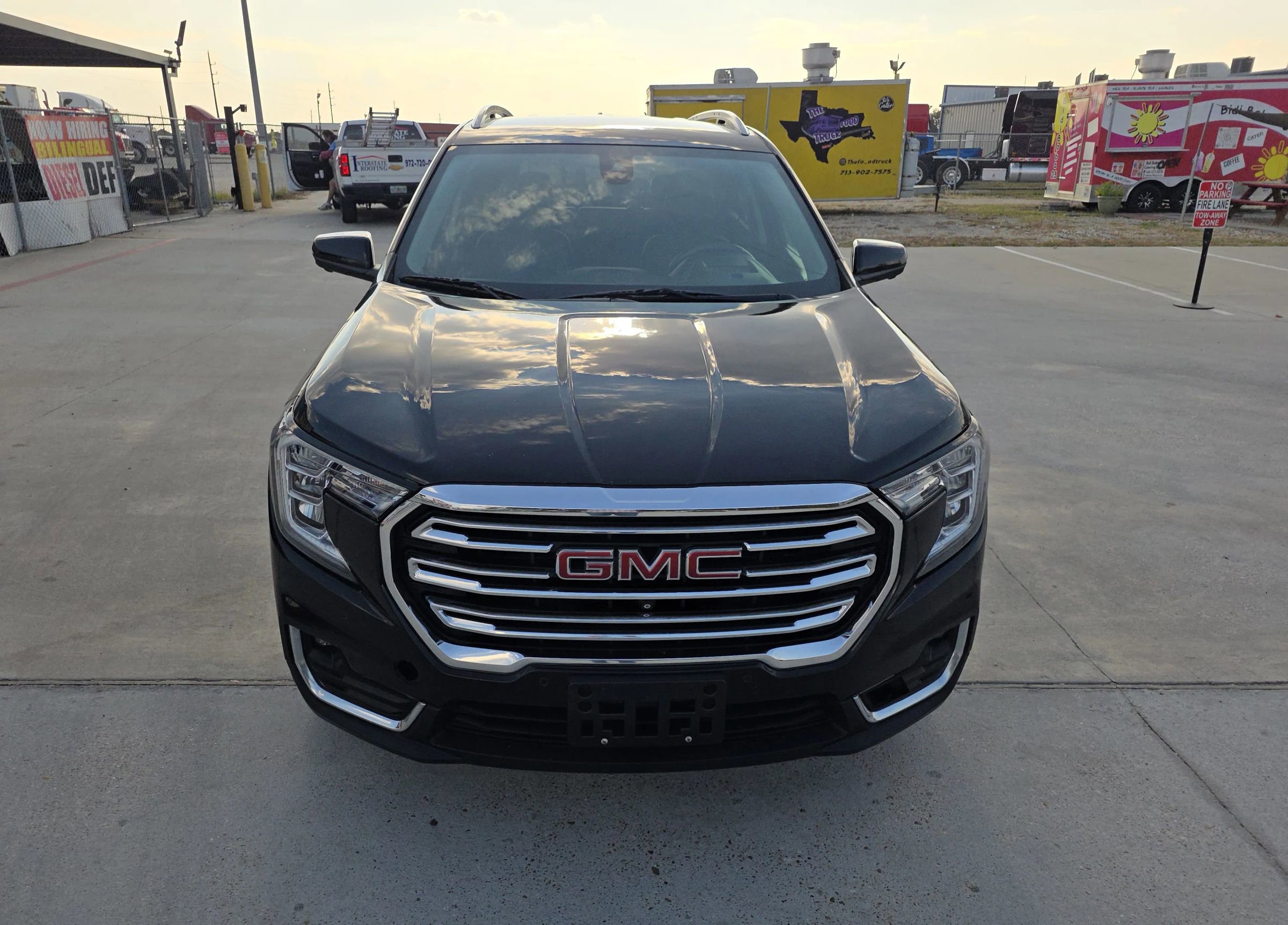 Used 2022 GMC Terrain SLT w/ Infotainment Package II image 4