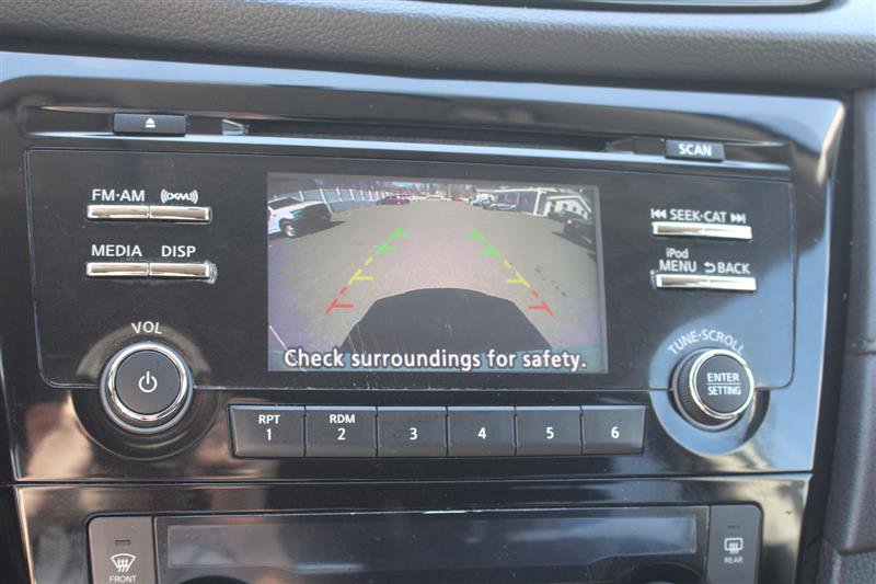 Used 2017 Nissan Rogue SV image 15