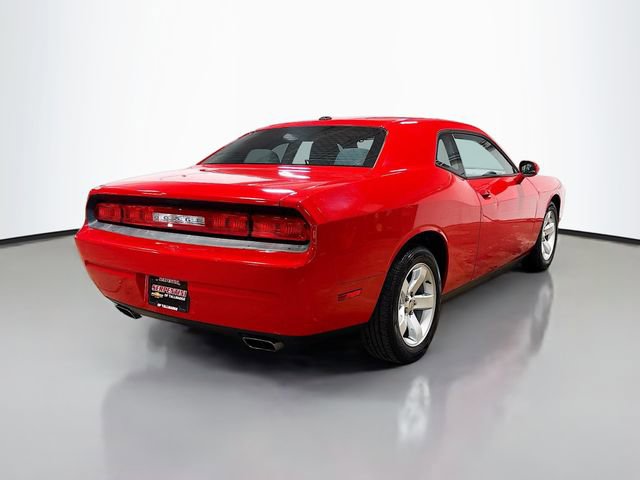 Used 2014 Dodge Challenger SXT RWD image 7