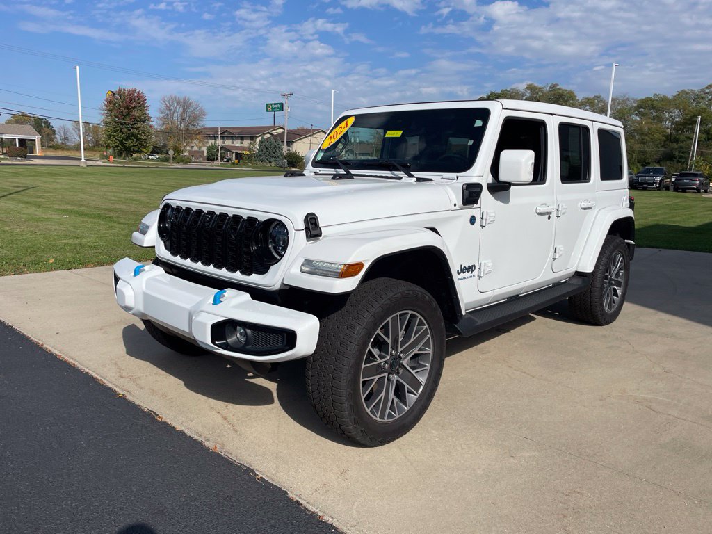 Used 2024 Jeep Wrangler High Altitude AWD/4WD image 2