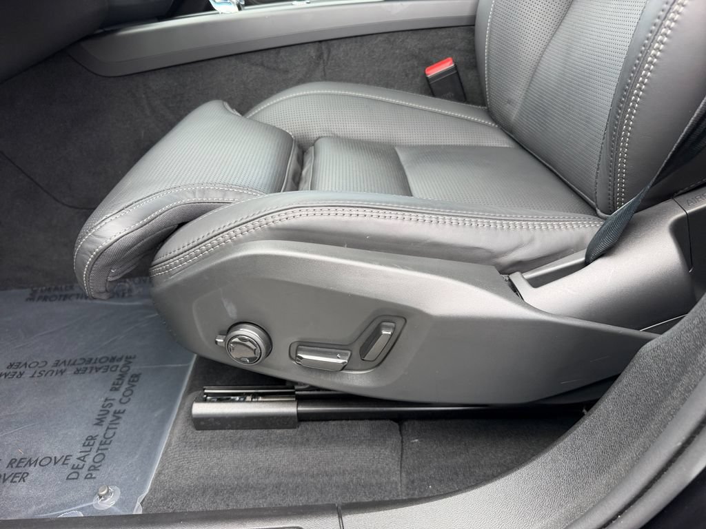 Certified 2026 Volvo XC60 B5 Ultra w/ Protection Package Premier AWD/4WD image 17