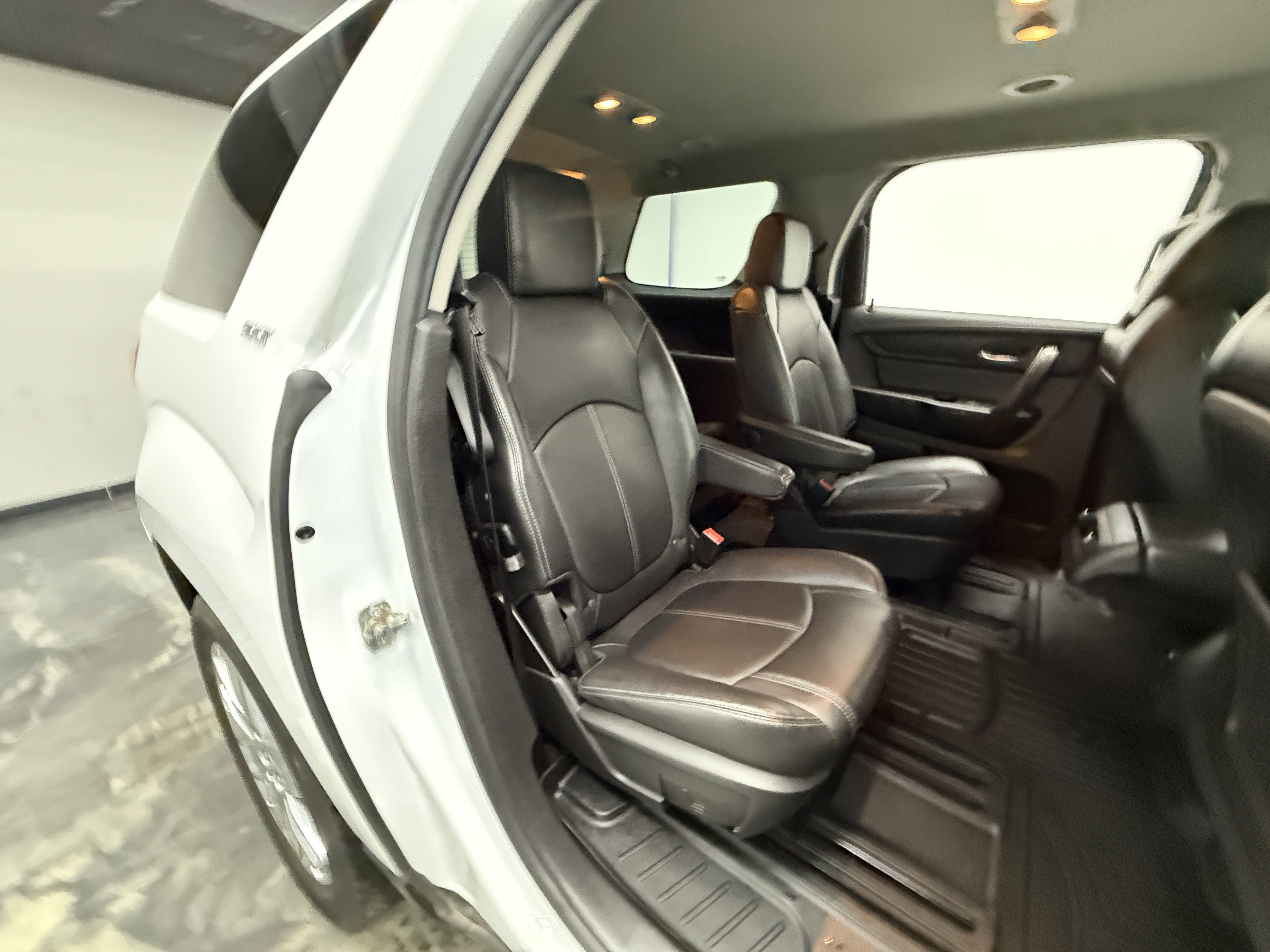 Used 2017 GMC Acadia Limited SLT image 28