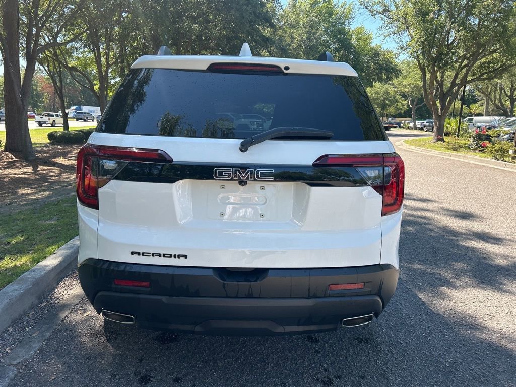 Used 2023 GMC Acadia SLT w/ Elevation Edition FWD image 7