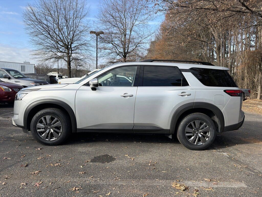 Certified 2025 Nissan Pathfinder SV video 2