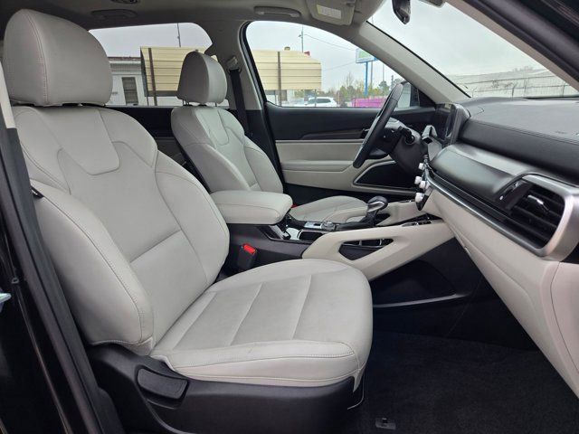 Used 2025 Kia Telluride S image 31