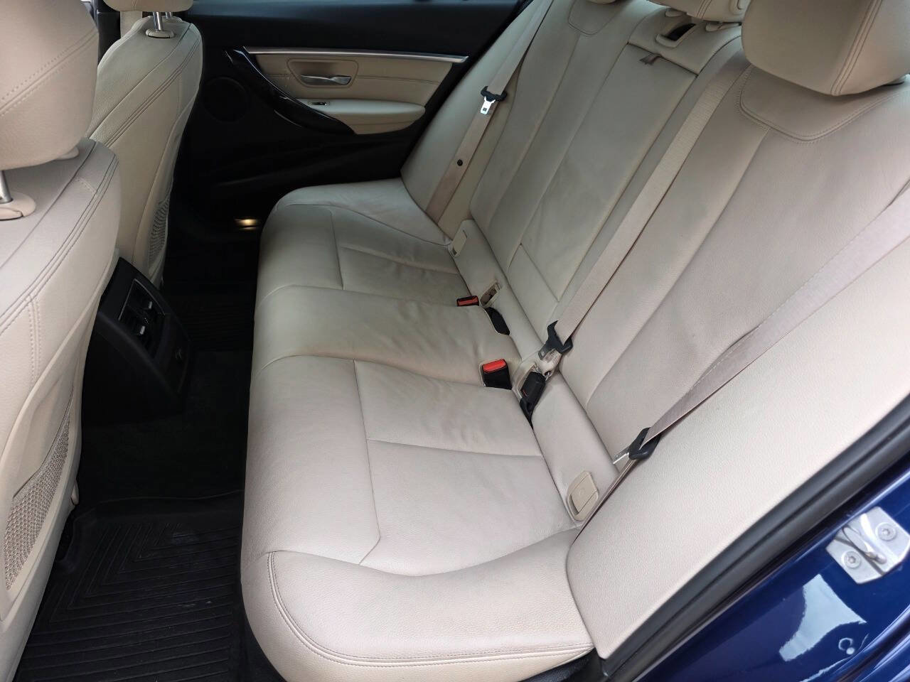 Used 2017 BMW 330i Sedan RWD image 30