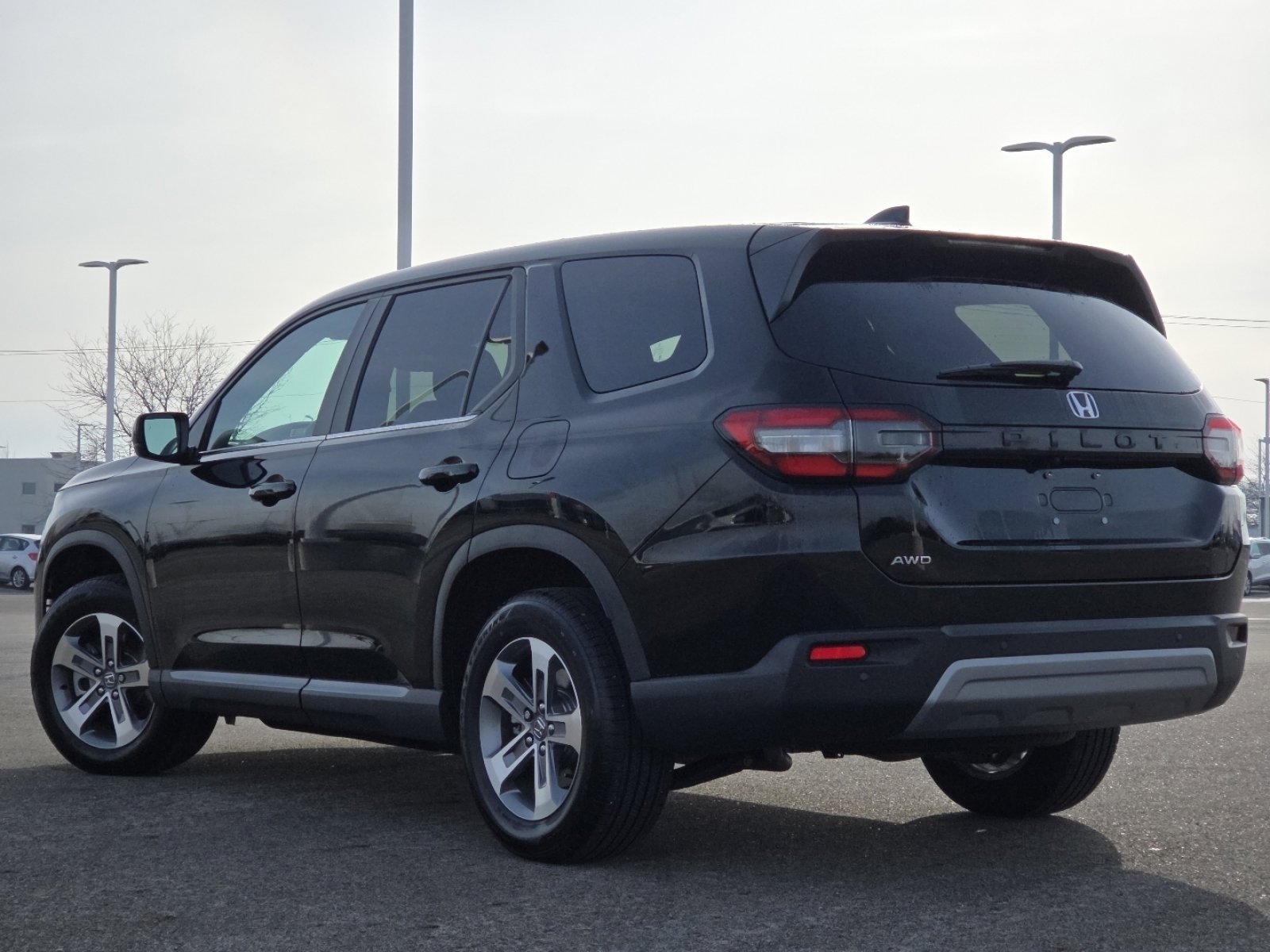 Used 2025 Honda Pilot EX-L image 13