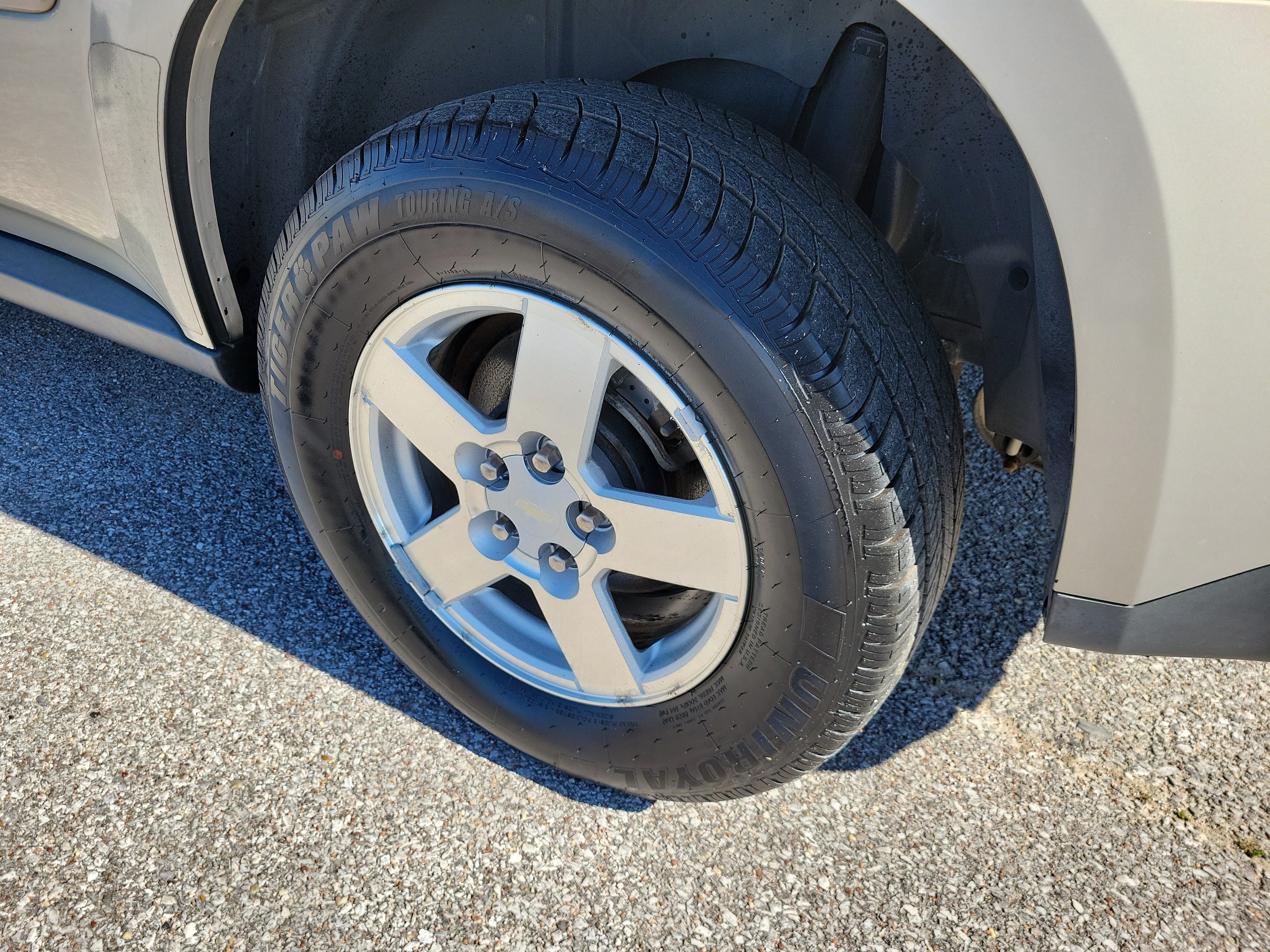 Used 2009 Chevrolet Equinox LS FWD image 25