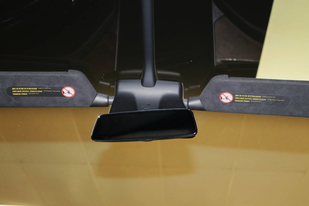 Used 2020 Tesla Model X image 94