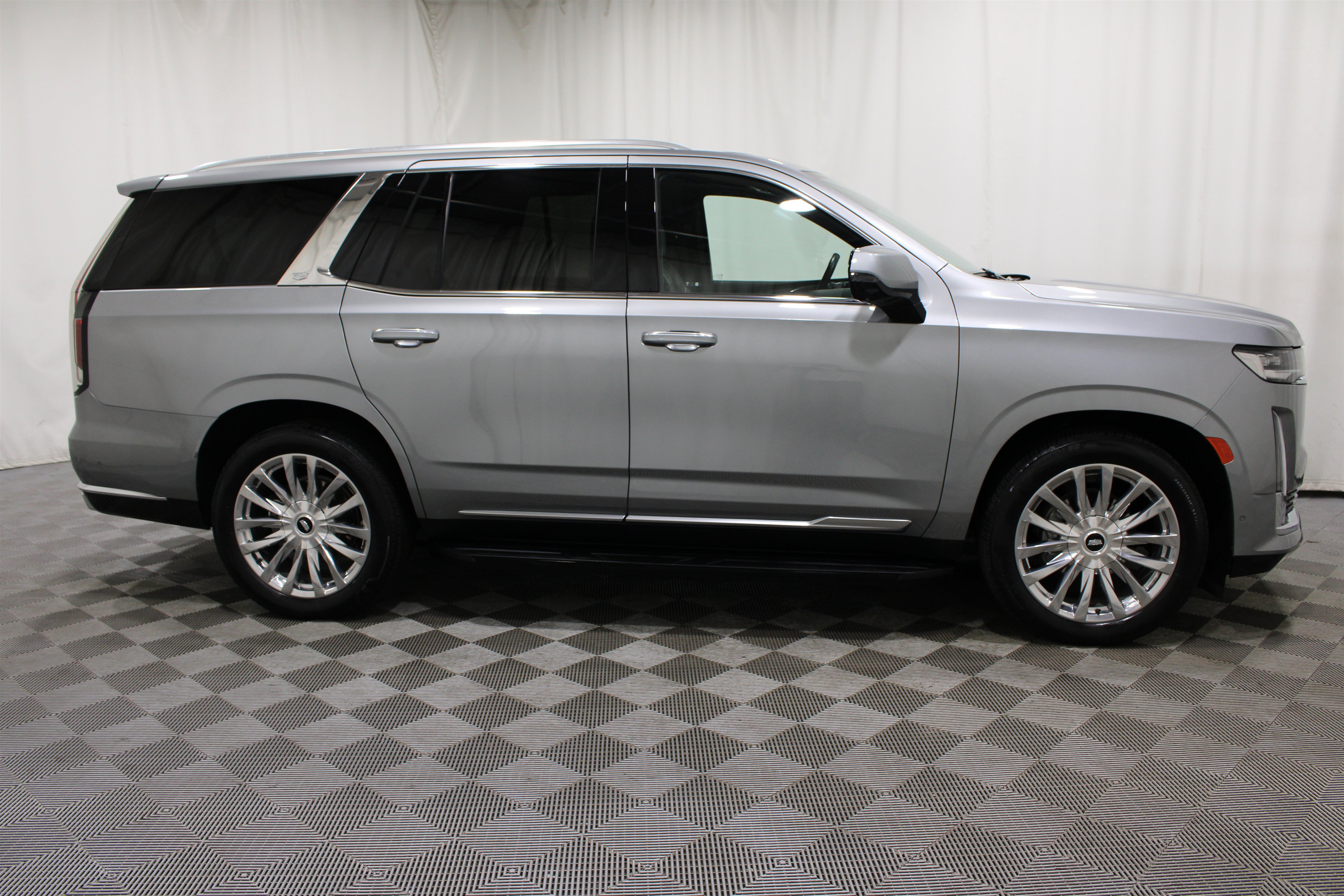 Certified 2024 Cadillac Escalade Premium Luxury w/ Performance Package AWD/4WD image 32