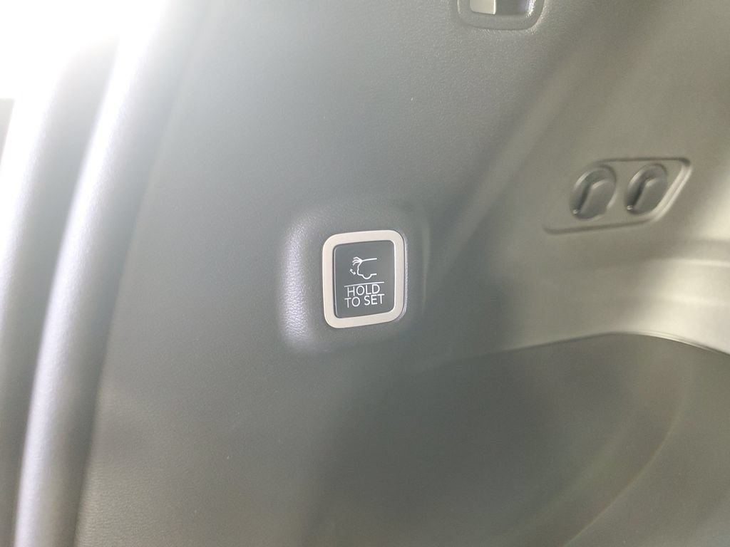 Used 2026 Jeep Cherokee Overland w/ Advanced Pro Tech Group AWD/4WD image 34