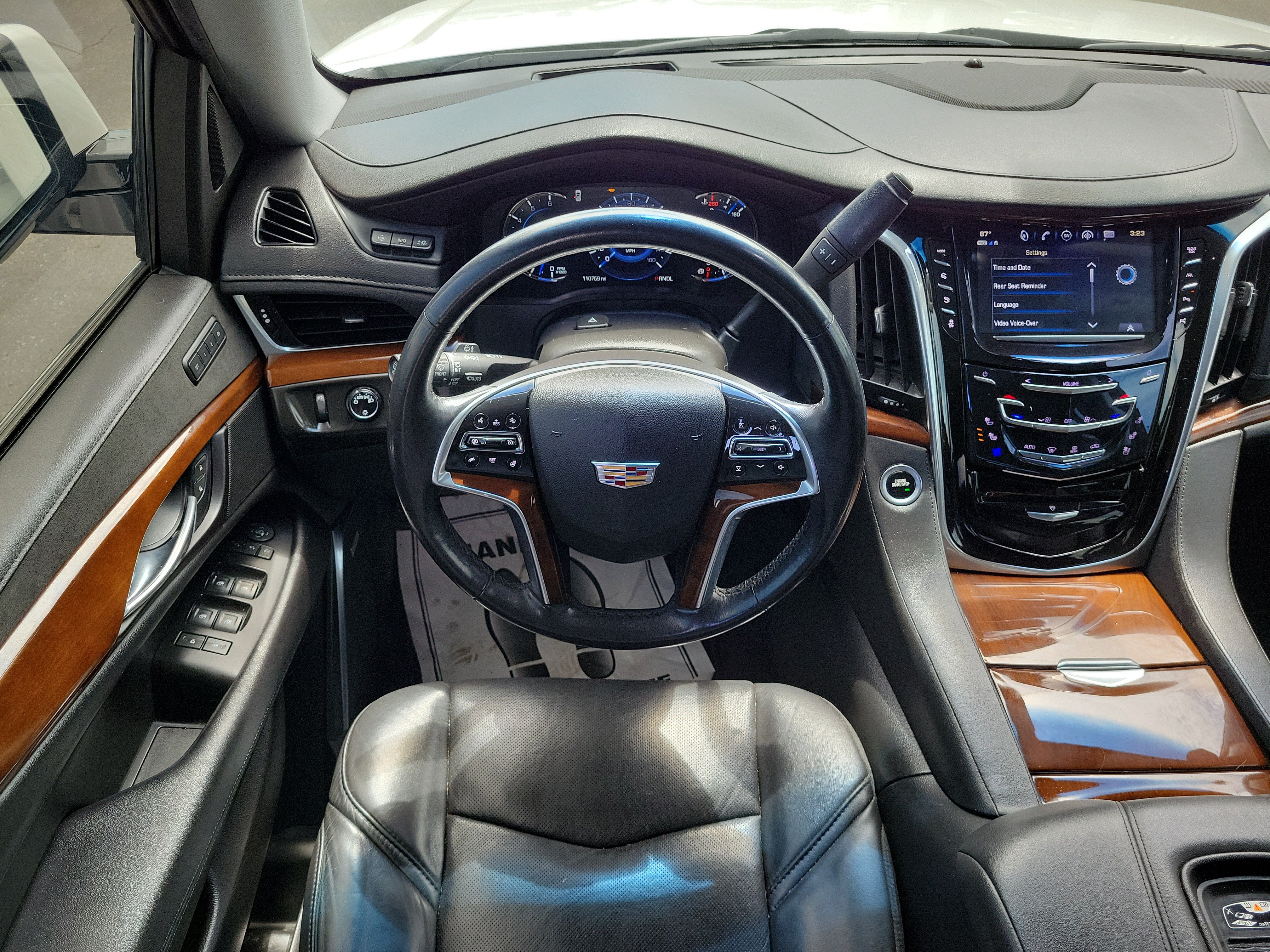 Used 2020 Cadillac Escalade Luxury AWD/4WD image 12