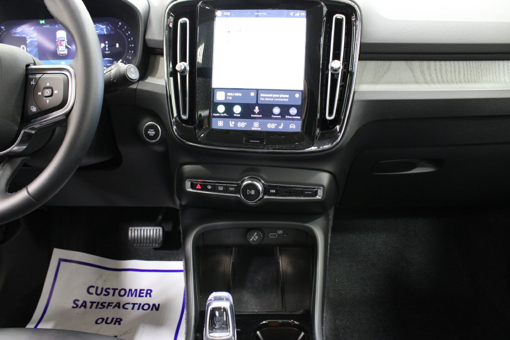 Used 2026 Volvo XC40 B5 Plus AWD/4WD image 24