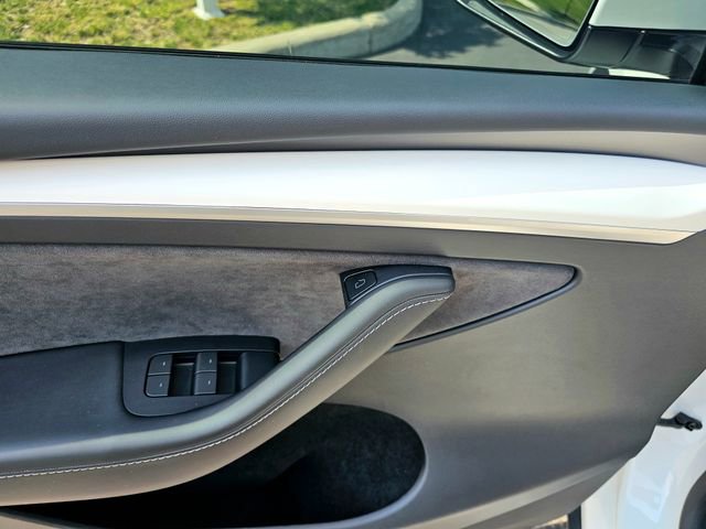 Used 2023 Tesla Model Y Performance AWD/4WD image 21