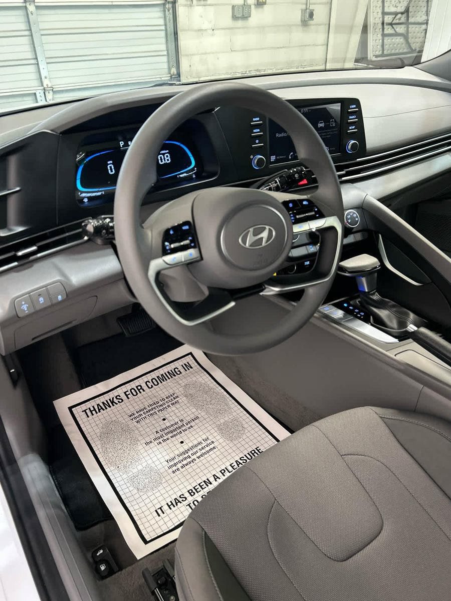 New 2026 Hyundai Elantra SE FWD image 9