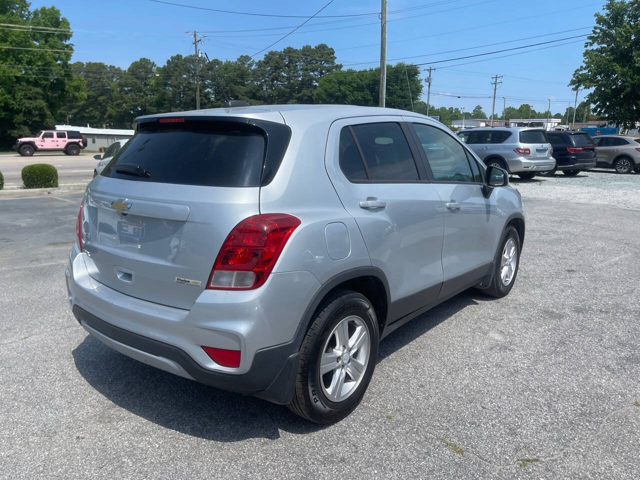 Used 2020 Chevrolet Trax LS w/ Tint and Cruise Package FWD image 4