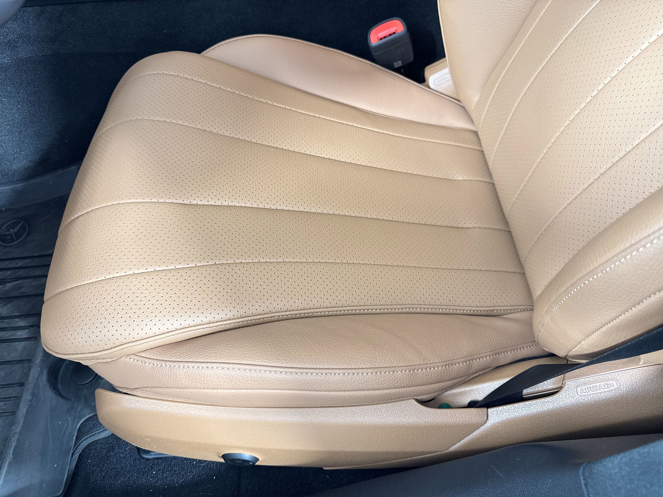 Used 2025 Mercedes-Benz E 450 4MATIC All-Terrain Wagon image 14