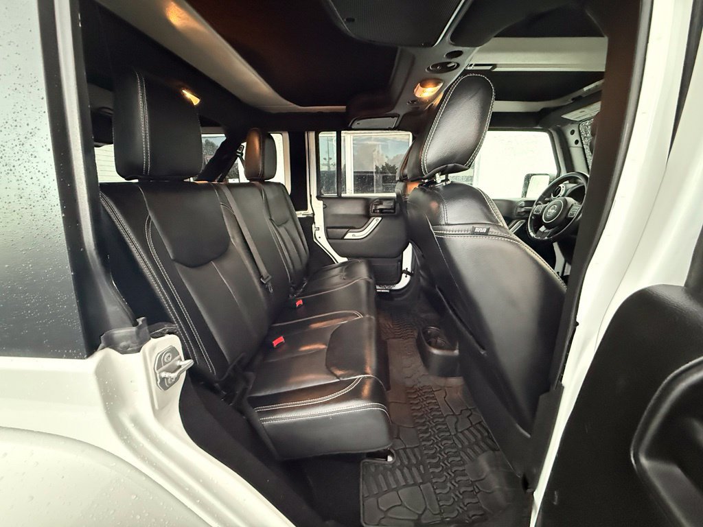 Used 2017 Jeep Wrangler Unlimited Sahara w/ Dual Top Group AWD/4WD image 10