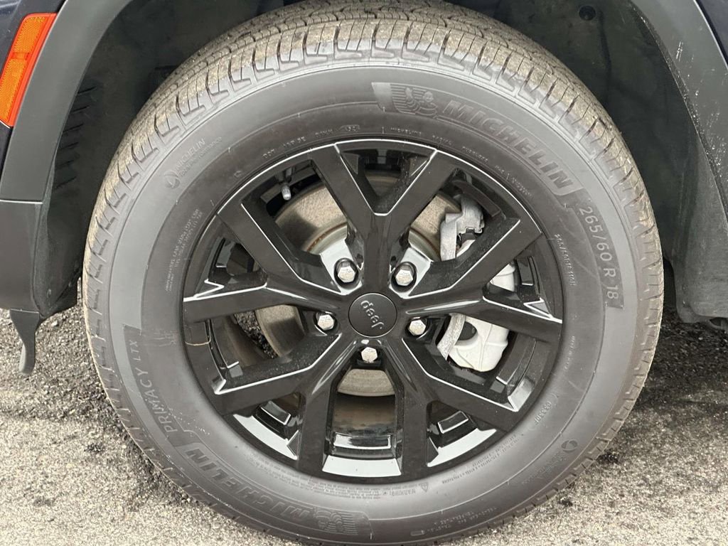 Used 2024 Jeep Grand Cherokee Limited image 9