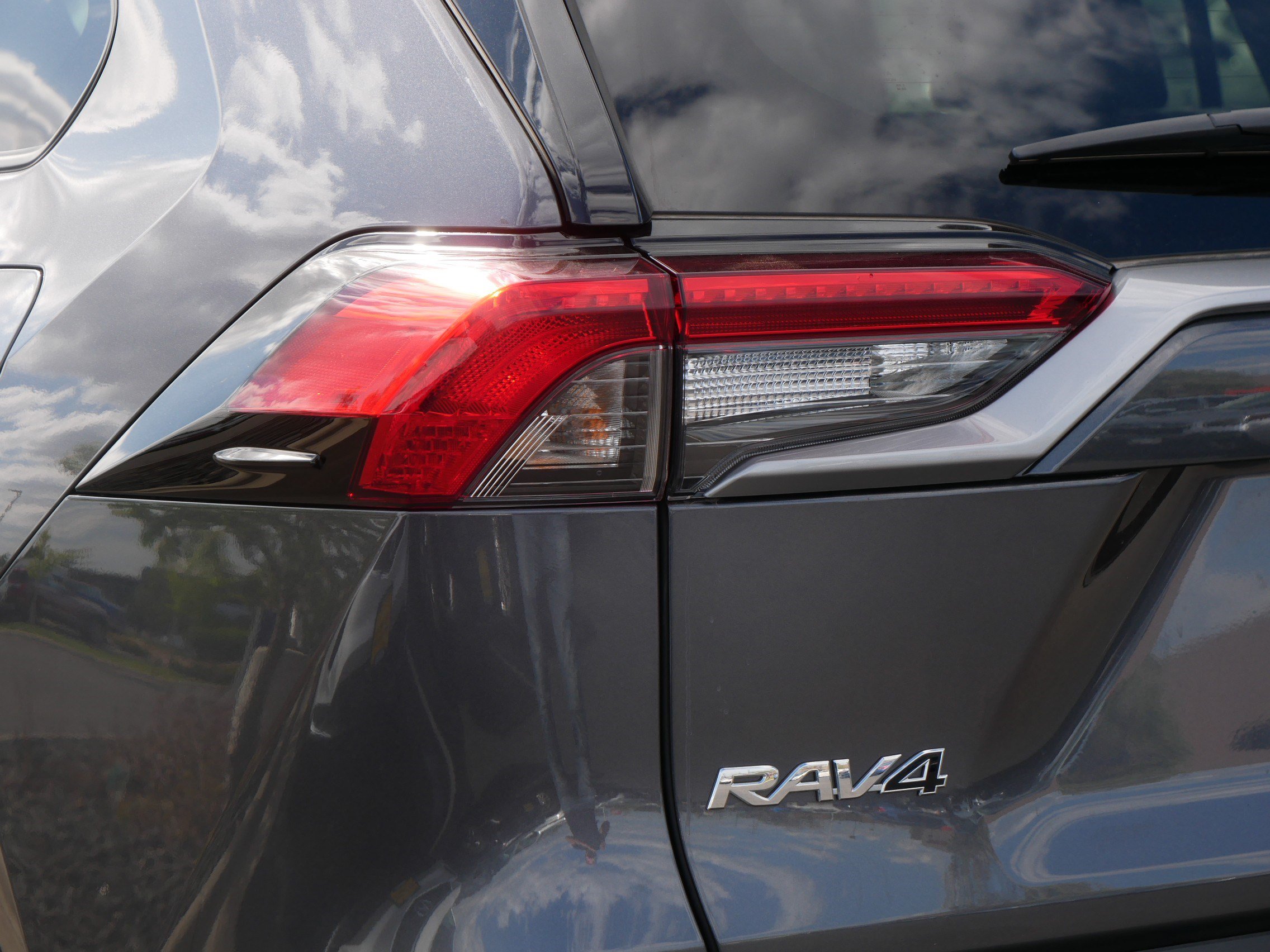 Used 2023 Toyota RAV4 Limited w/ Limited Grade Weather Package AWD/4WD image 17