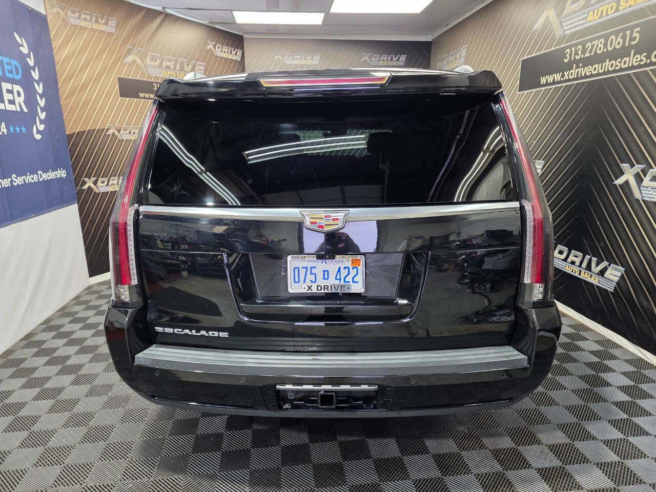 Used 2018 Cadillac Escalade ESV Luxury AWD/4WD image 15