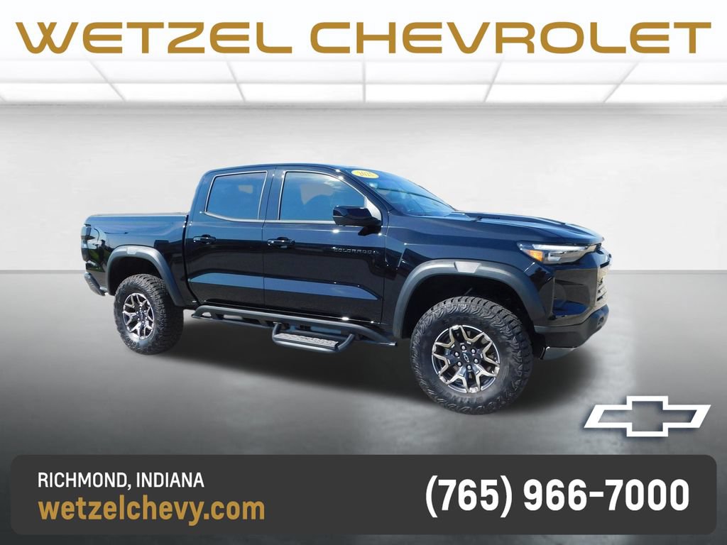 Used 2025 Chevrolet Colorado ZR2 w/ Technology Package AWD/4WD image 1