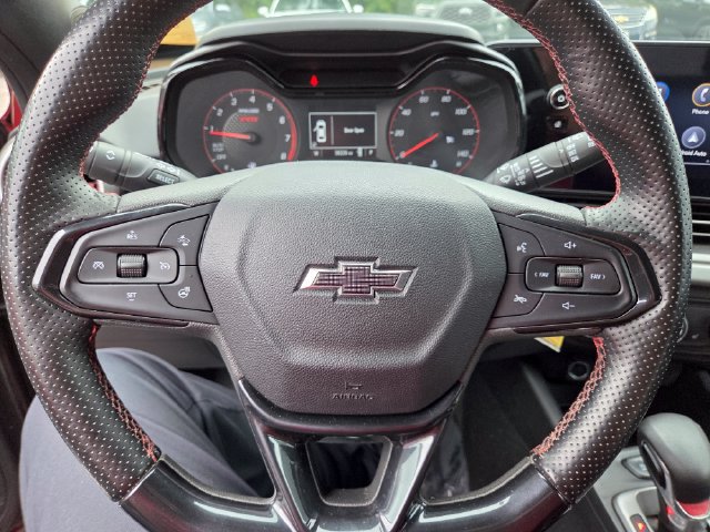 Used 2024 Chevrolet Trax RS FWD image 18