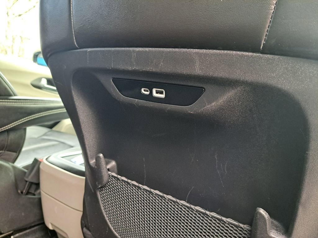 Used 2024 Chrysler Pacifica Touring-L image 30