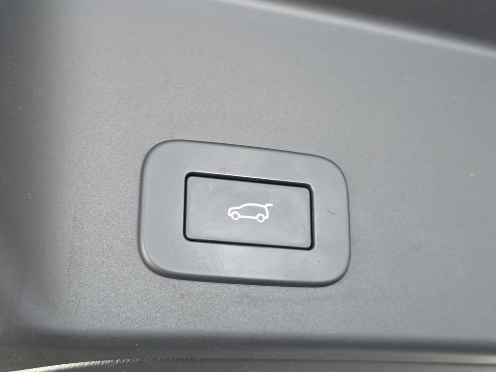 Used 2024 Land Rover Range Rover Evoque S AWD/4WD image 13
