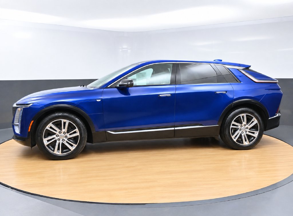 Used 2024 Cadillac Lyriq Tech RWD image 5