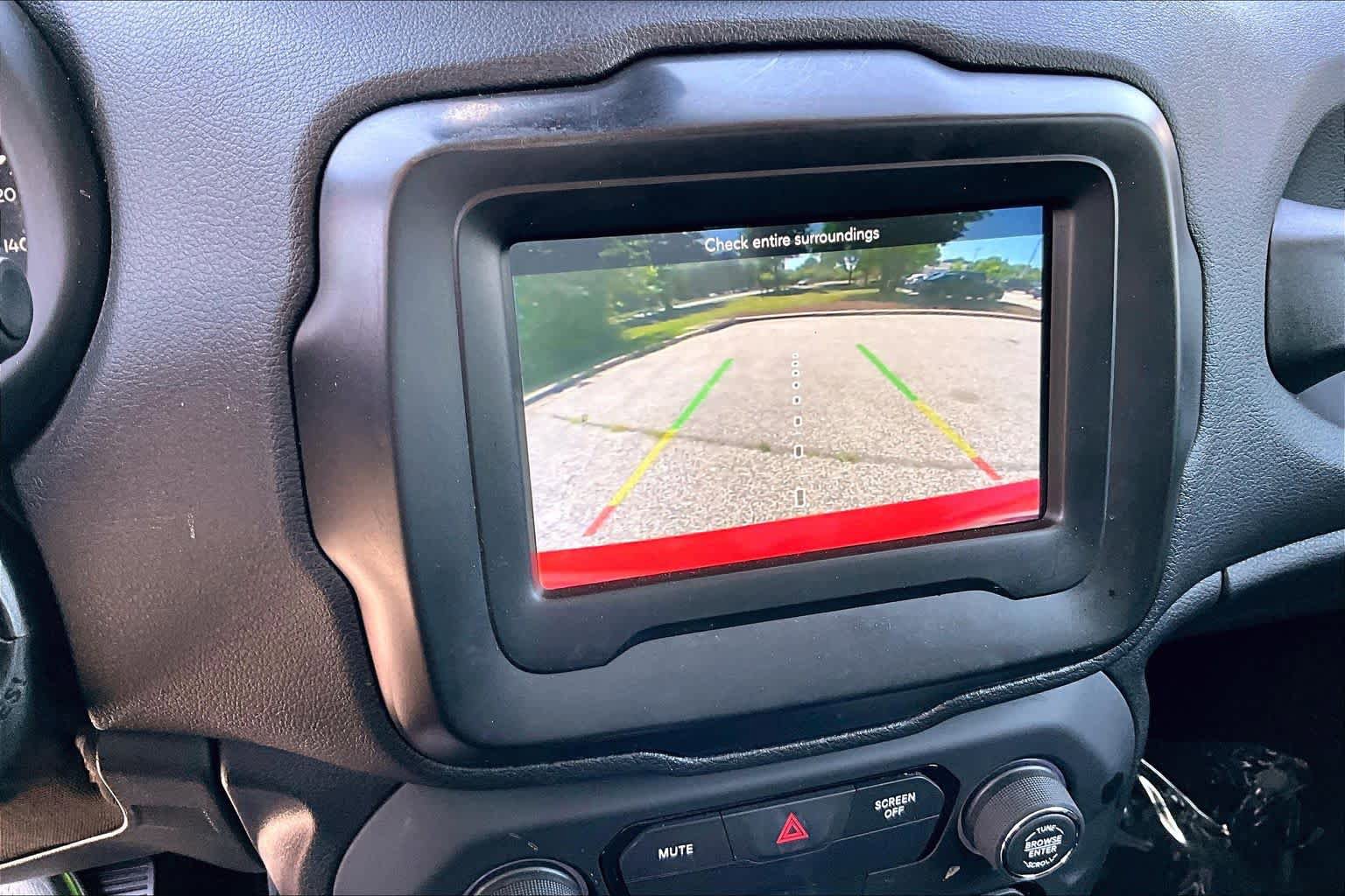 Used 2018 Jeep Renegade Latitude w/ Cold Weather Group AWD/4WD image 26