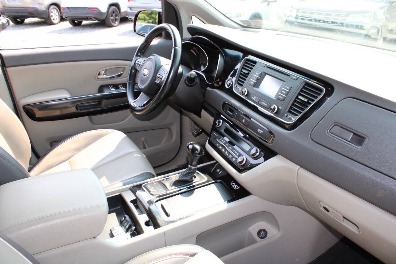 Used 2015 Kia Sedona EX w/ EX Premium Plus Package FWD image 12